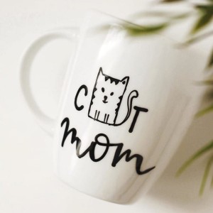 CAT MOM