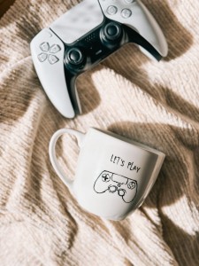 LET'S PLAY